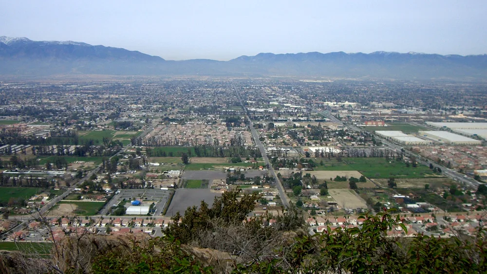 Fontana, California with mountains in the distance